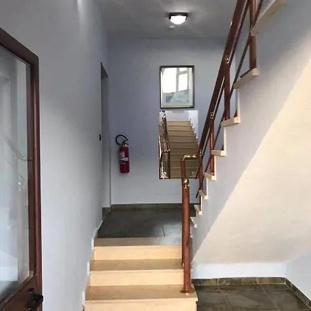 Mesdheu Hotel Velipojë