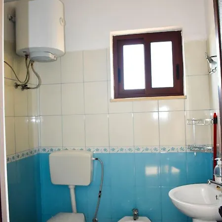 Hotell Mesdheu Velipojë